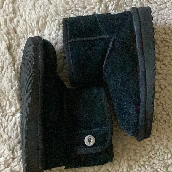 UGG Jona Toddler Black Suede Booties - Picture 2 of 6